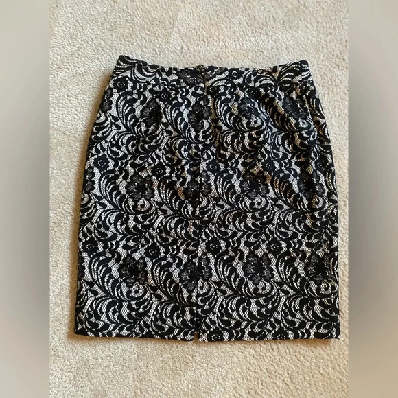 Worthington black and tan lace skirt size 8 - Picture 3 of 7